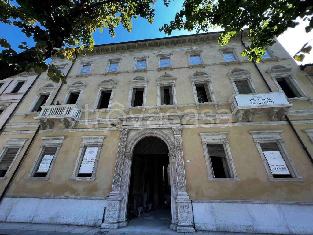 Appartamento in vendita a Verona lungadige Re Teodorico, 10