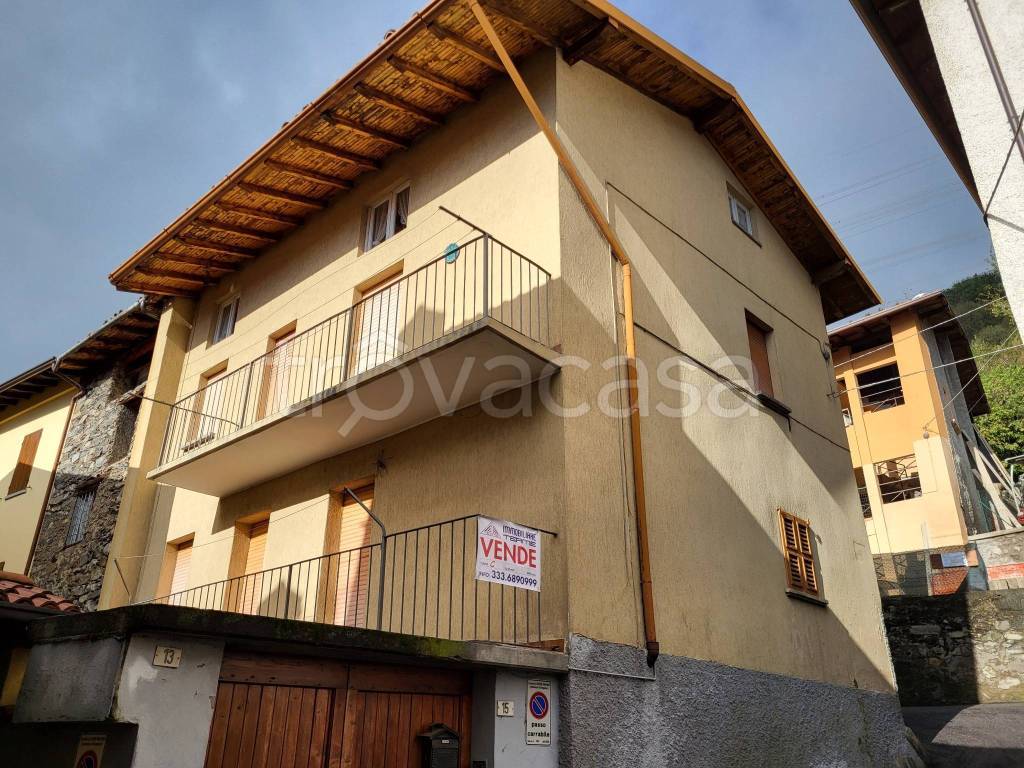 Casa Indipendente in vendita a Costa Volpino via Sant'Ambrogio, 15