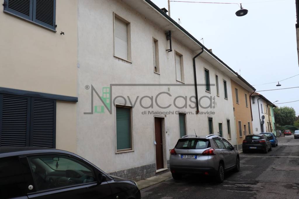 Casa Indipendente in vendita a Castiglione d'Adda via Trento, 12