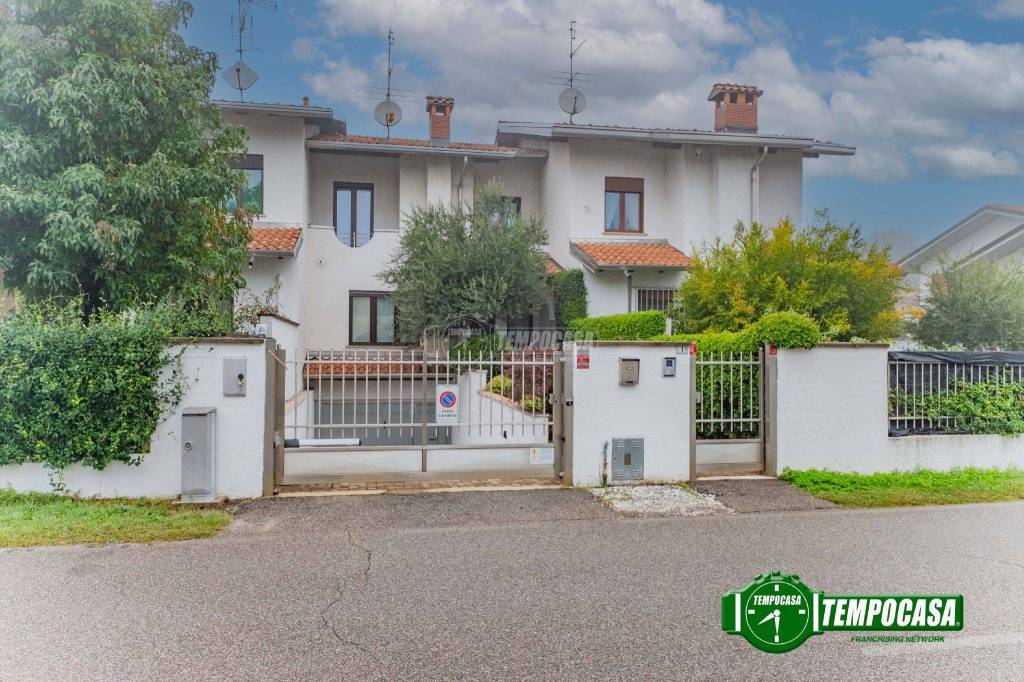 Villa in vendita a Inveruno via Emilia