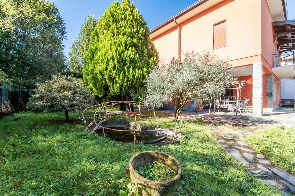 Villa in vendita a Carbonate via Don Zanchetta