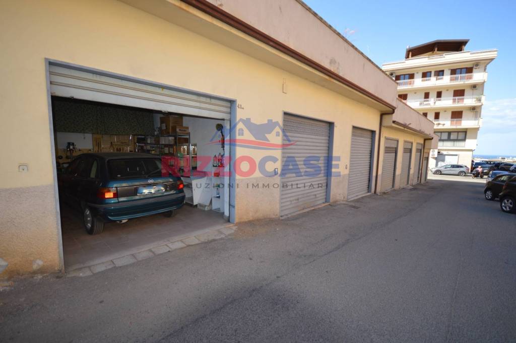 Magazzino in vendita a Corigliano-Rossano via Galeno, 43