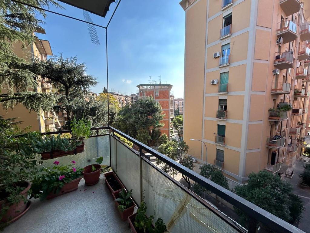 Appartamento in vendita a Roma via Contardo Ferrini