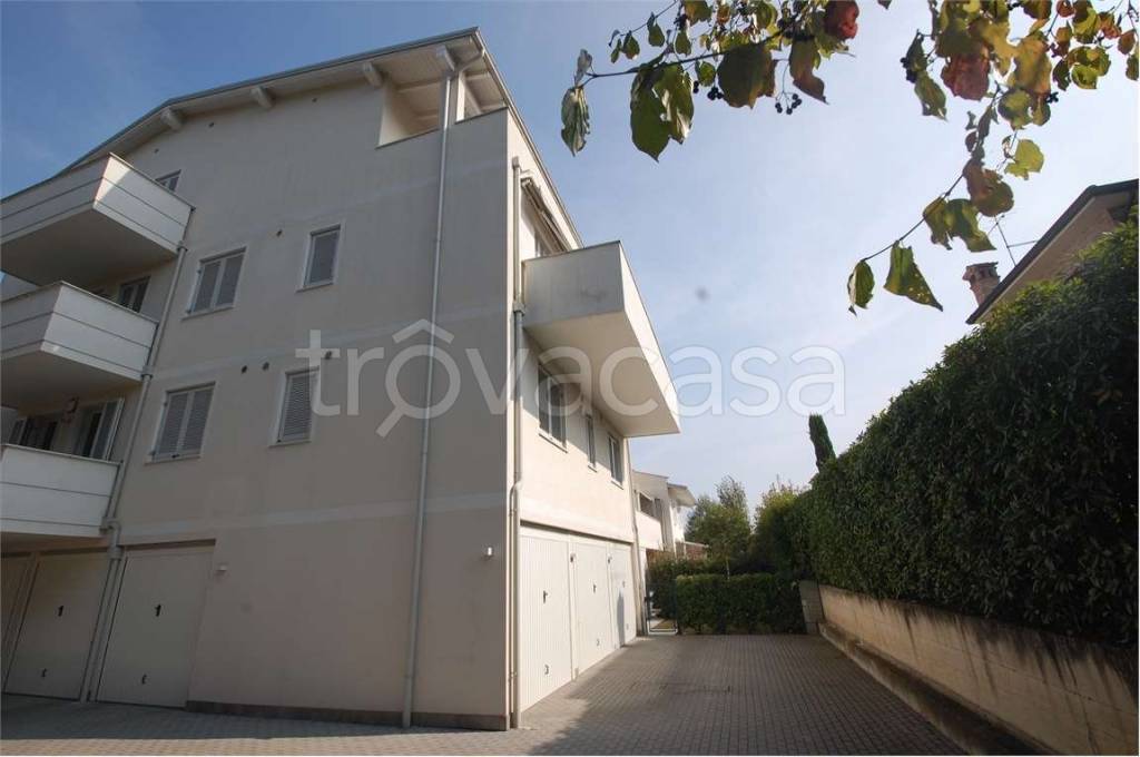 Appartamento in vendita a Castelnuovo Rangone via Caruso, 2