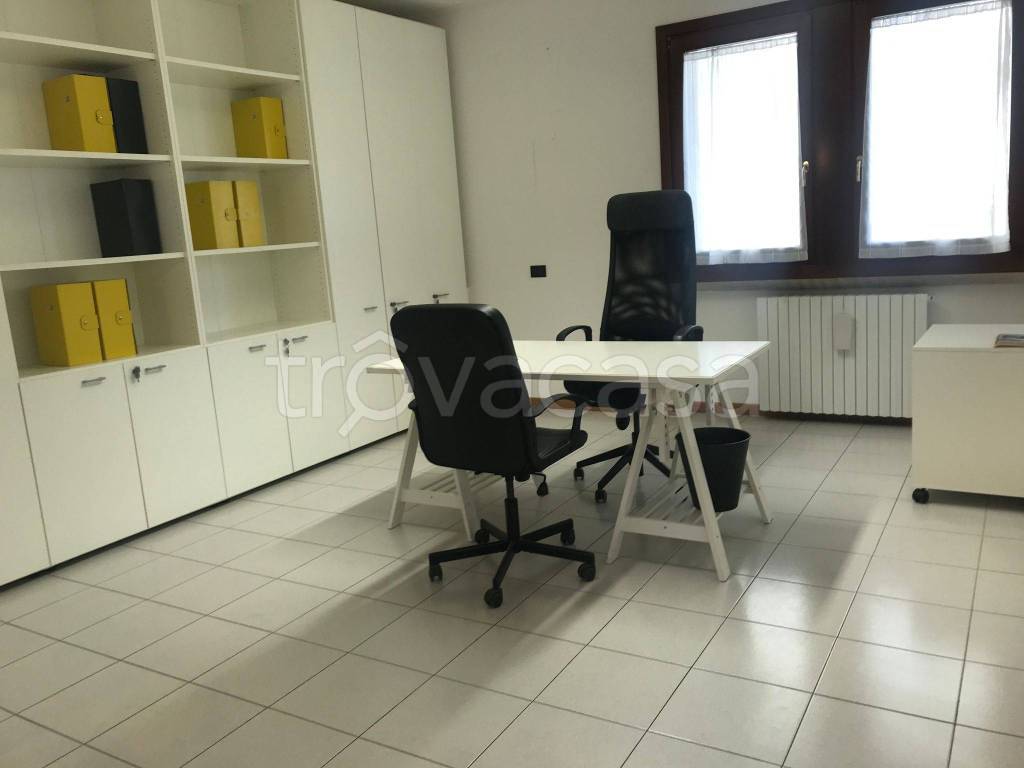 Ufficio in in affitto da privato a Isola della Scala via Camillo Benso di Cavour, 11
