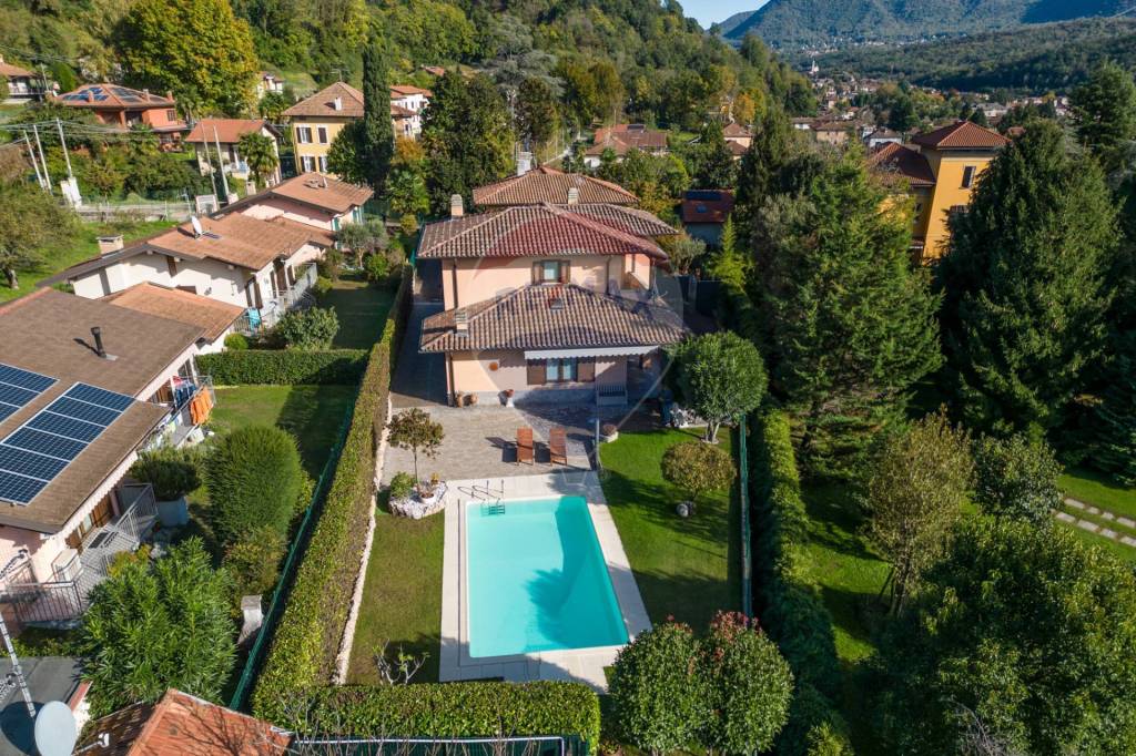 Villa in vendita a Cittiglio via Vittorio Veneto, 87