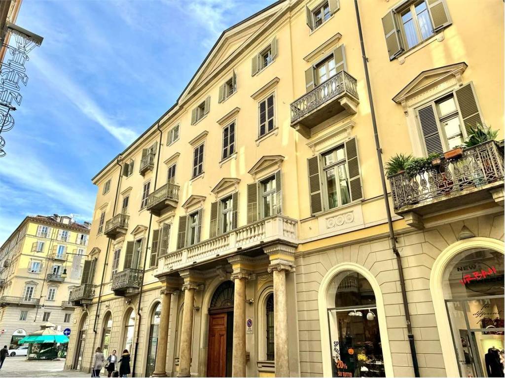 Appartamento in vendita a Torino via Carlo Alberto, 47