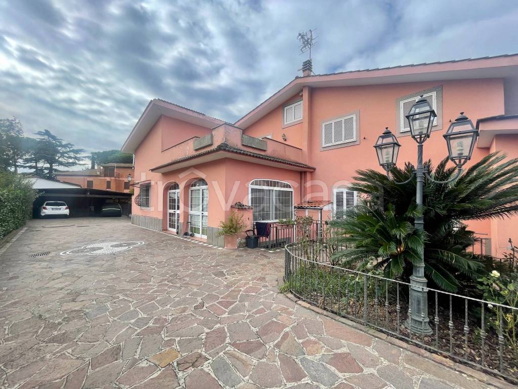 Villa in vendita a Marino via Mazzamagna
