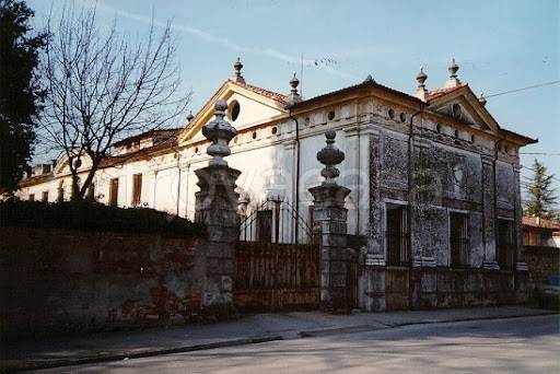Intero Stabile in vendita a Castello di Godego via Guglielmo Marconi