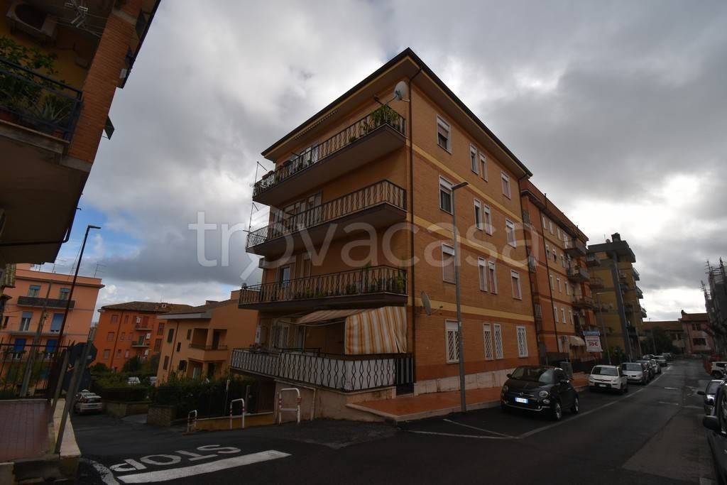 Appartamento in vendita a Bracciano via Luigi Domenici