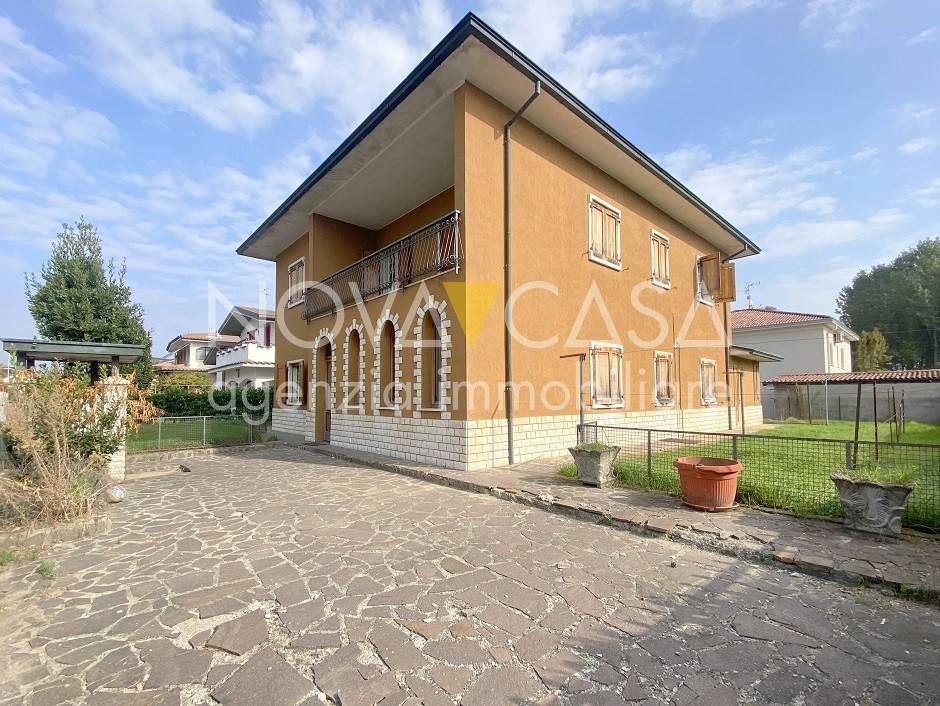 Villa in vendita a Offanengo via Vittorio Veneto