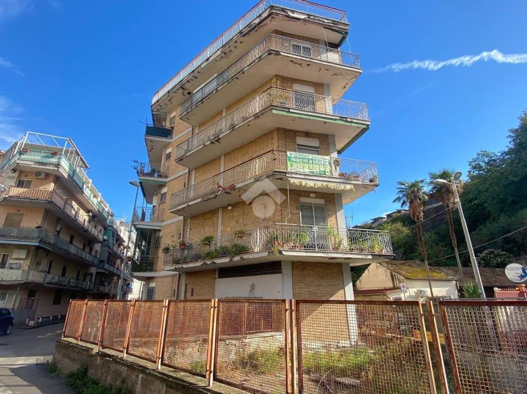Appartamento in vendita a Castellammare di Stabia via Claudio Galeno, 10