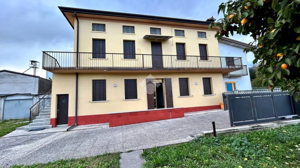 Casa Indipendente in vendita a Caneva via Sacile