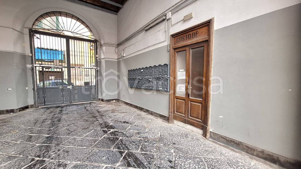 Appartamento in vendita a Napoli via Pontenuovo, 21