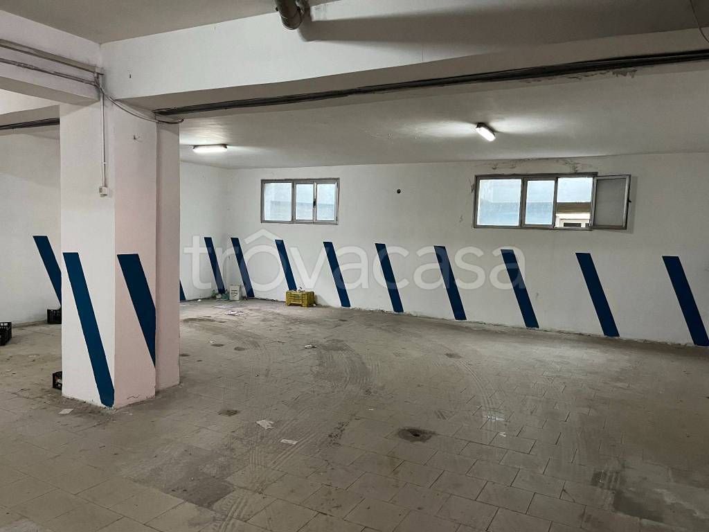 Garage in affitto a Nocera Inferiore via Eduardo De Filippo, 32