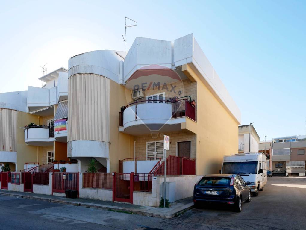 Appartamento in vendita a Cellamare via Salvo d'Acquisto, 29