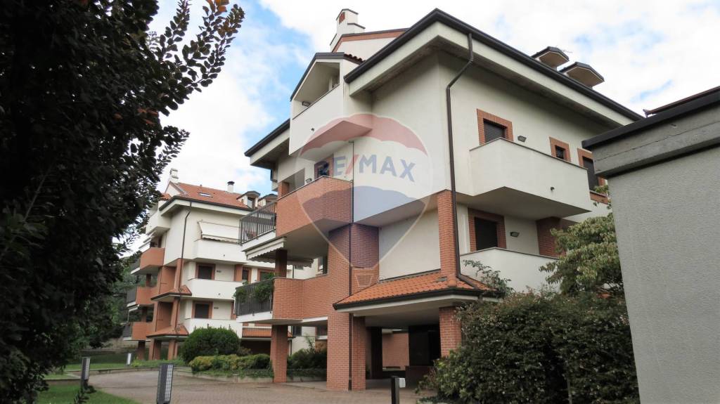 Appartamento in vendita a Cerro Maggiore via Gaetano Donizetti, 10