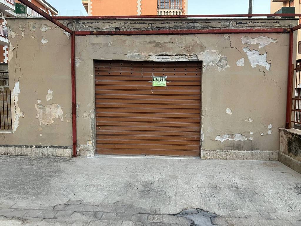 Garage in vendita a Palermo via Giacomo Alagna, 2