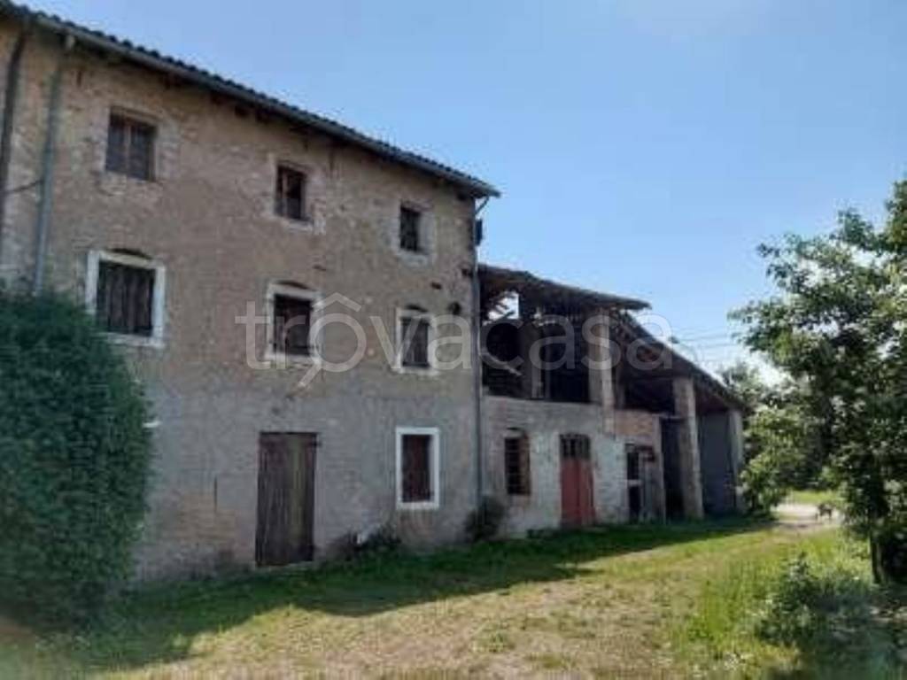 Villa in vendita a Pieve di Soligo via Pati s.n.c