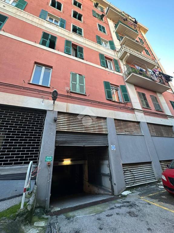 Garage in vendita a Genova corso Ferdinando Maria Perrone