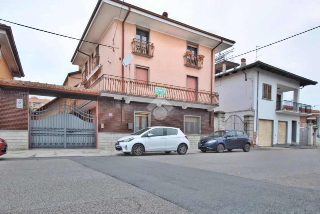 Villa Bifamiliare in vendita a Livorno Ferraris corso g. Marconi, 28