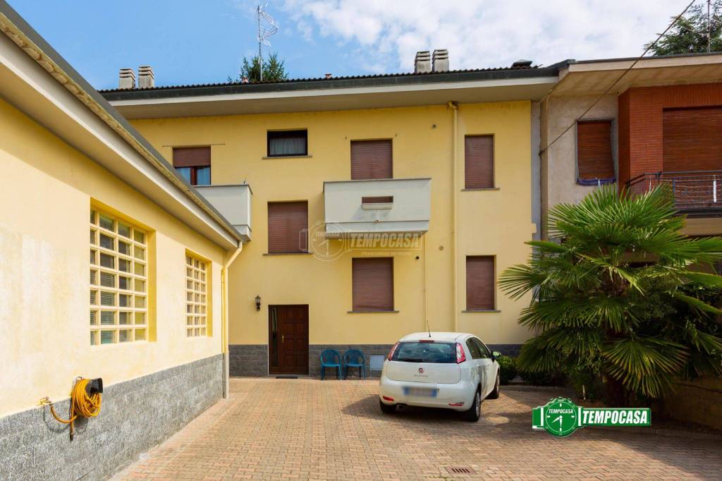 Casa Indipendente in vendita a Buscate via Villoresi 8