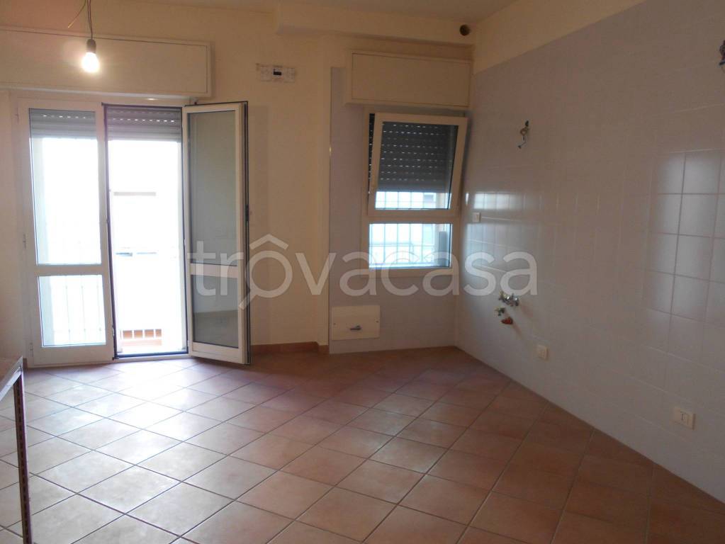 Appartamento in vendita a Reggio nell'Emilia via Emilia Santo Stefano