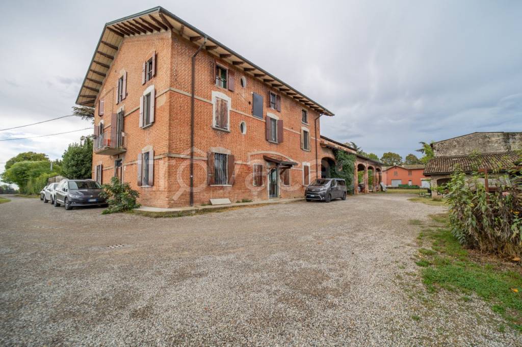 Villa in vendita a Collecchio strada Provinciale di Calestano
