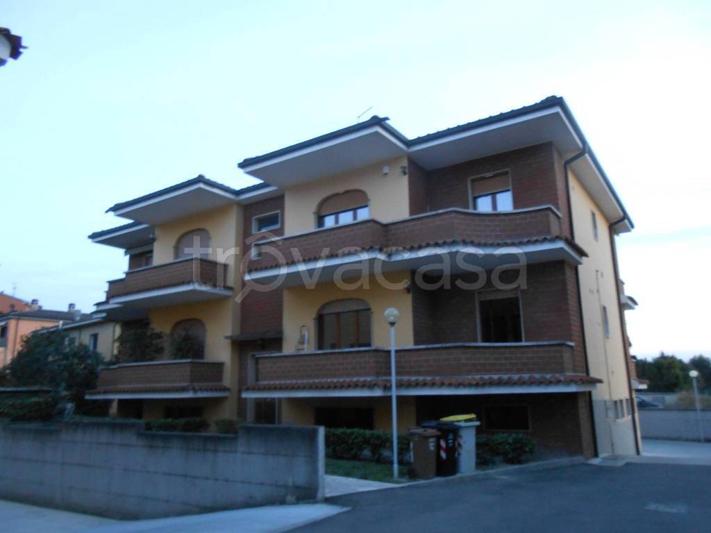 Appartamento in vendita a Castelvetro Piacentino via Statale