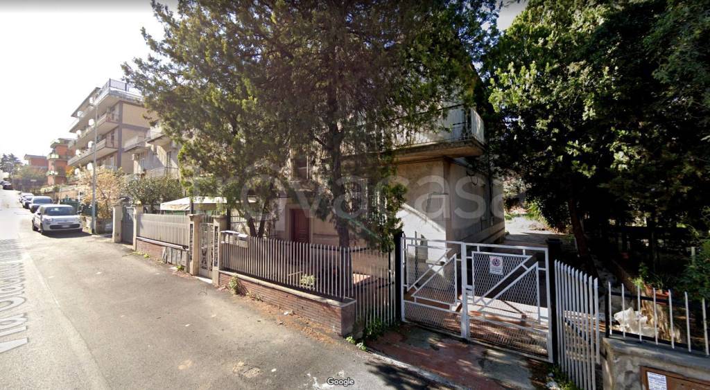 Appartamento in vendita a Roma via Giacinto Martorelli, 22