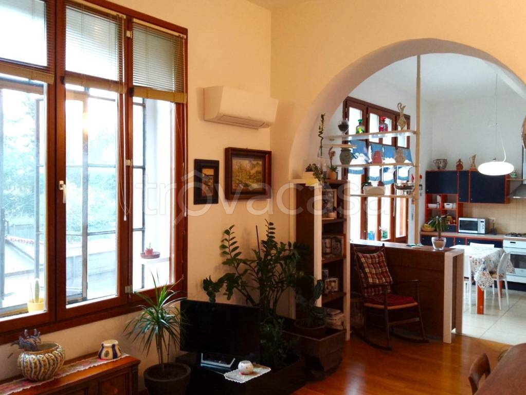 Appartamento in vendita a Rozzano via Cassino Scanasio, 6