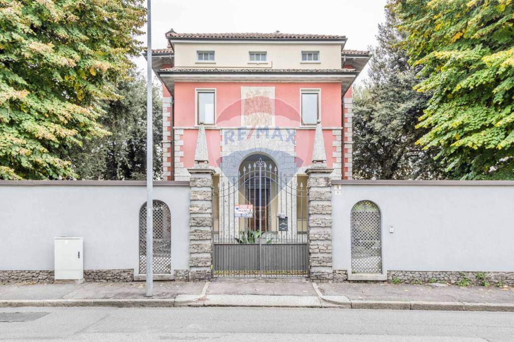 Villa in vendita a Busto Arsizio via quintino sella, 8