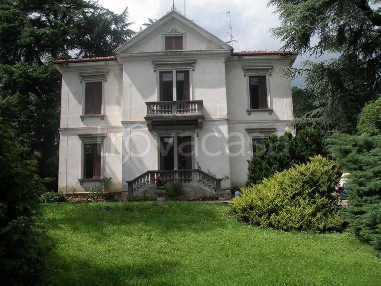 Villa in vendita a Trescore Balneario via Aminella