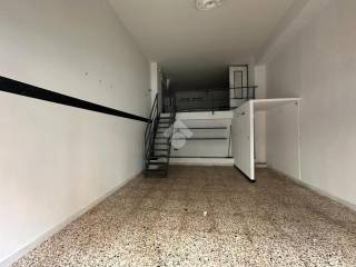 Garage in affitto a crotone via panella, 212