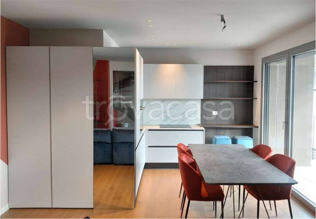Appartamento in vendita a Milano via Archimede, 8