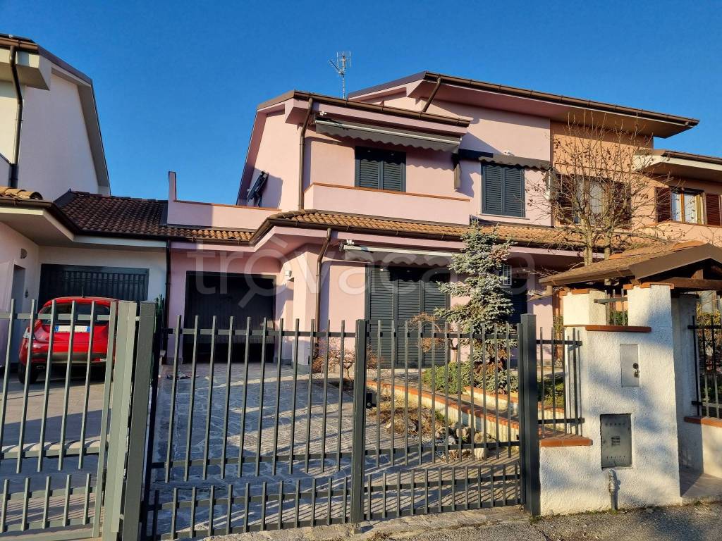 Villa a Schiera in vendita a Cornegliano Laudense via 22 Marzo, 11