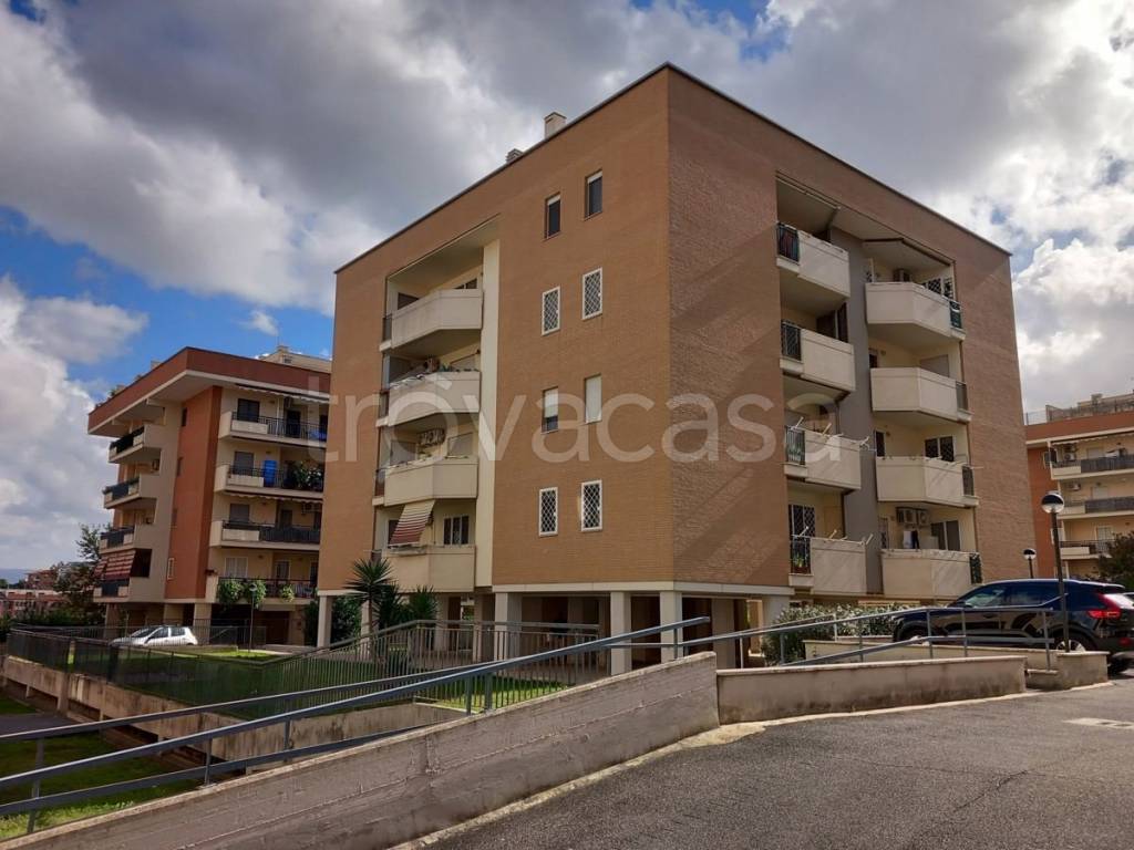 Appartamento in vendita a Roma via guido corbellini, 26