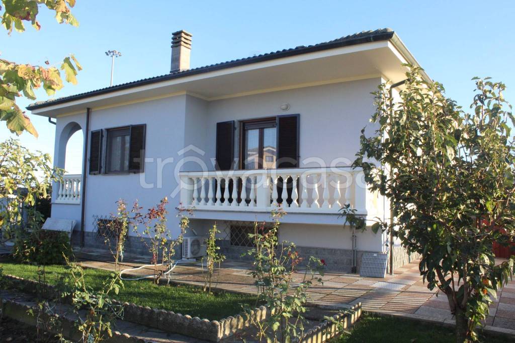 Villa Bifamiliare in vendita a Leini via Caselle Vecchia, 65