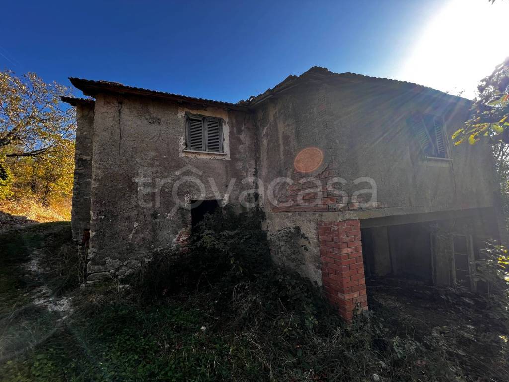 Casale in vendita a Rieti via Cavone