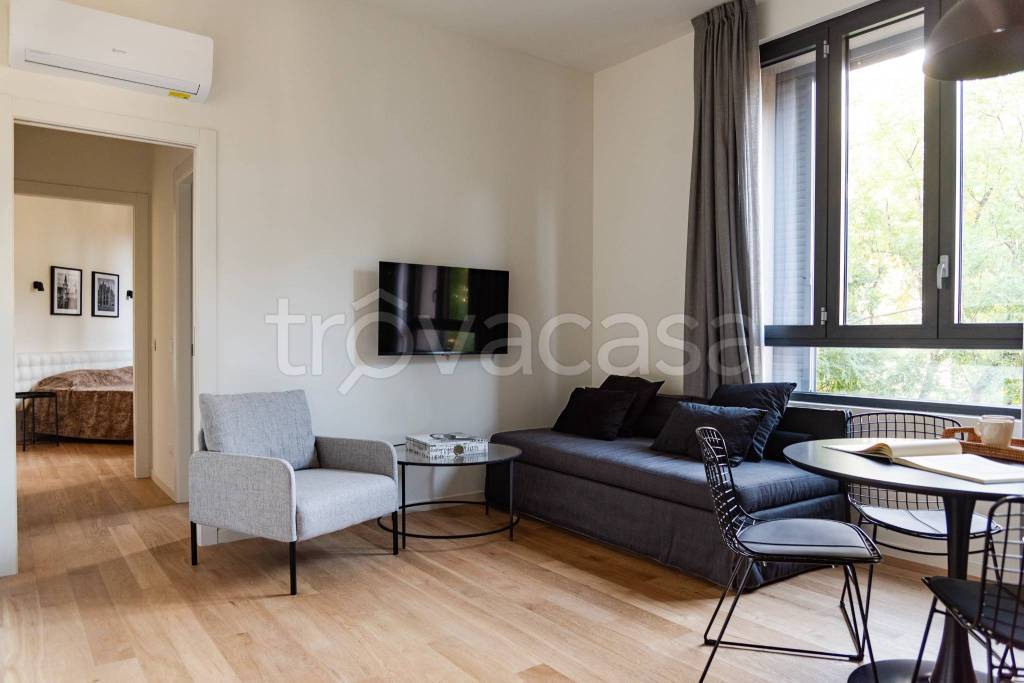 Appartamento in affitto a Milano via Flavio Stilicone