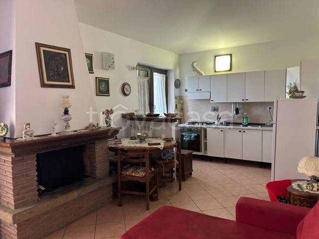 Appartamento in vendita a Canale Monterano via Rimessa Roghi