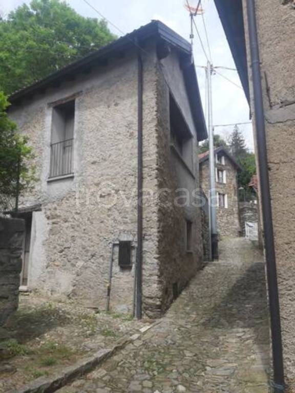 Casa Indipendente in in vendita da privato a Maccagno con Pino e Veddasca via Stefano Ribolzi