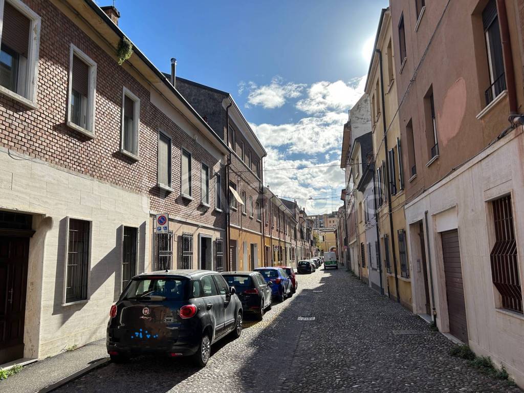Appartamento in vendita a Ferrara via Ercole de' Roberti, 37