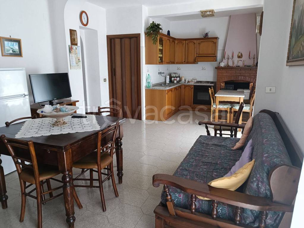 Appartamento in in vendita da privato a Tolfa via Roma, 15