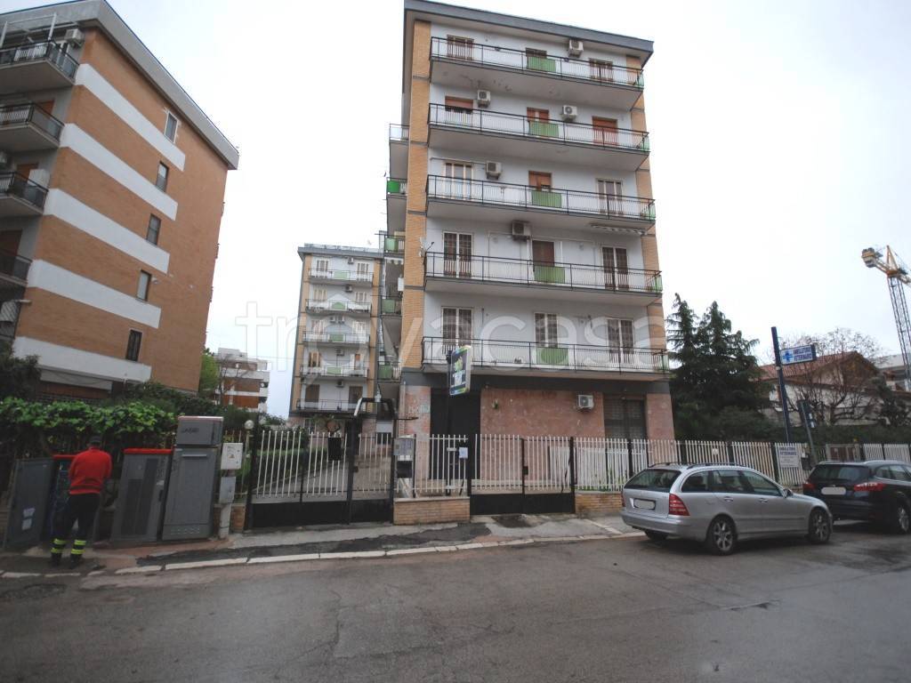 Appartamento in vendita a Foggia via Giuseppe Imperiale, 21