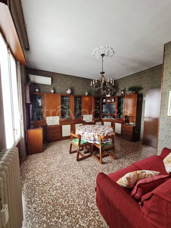 Appartamento in vendita a Pessano con Bornago via Provinciale, 53