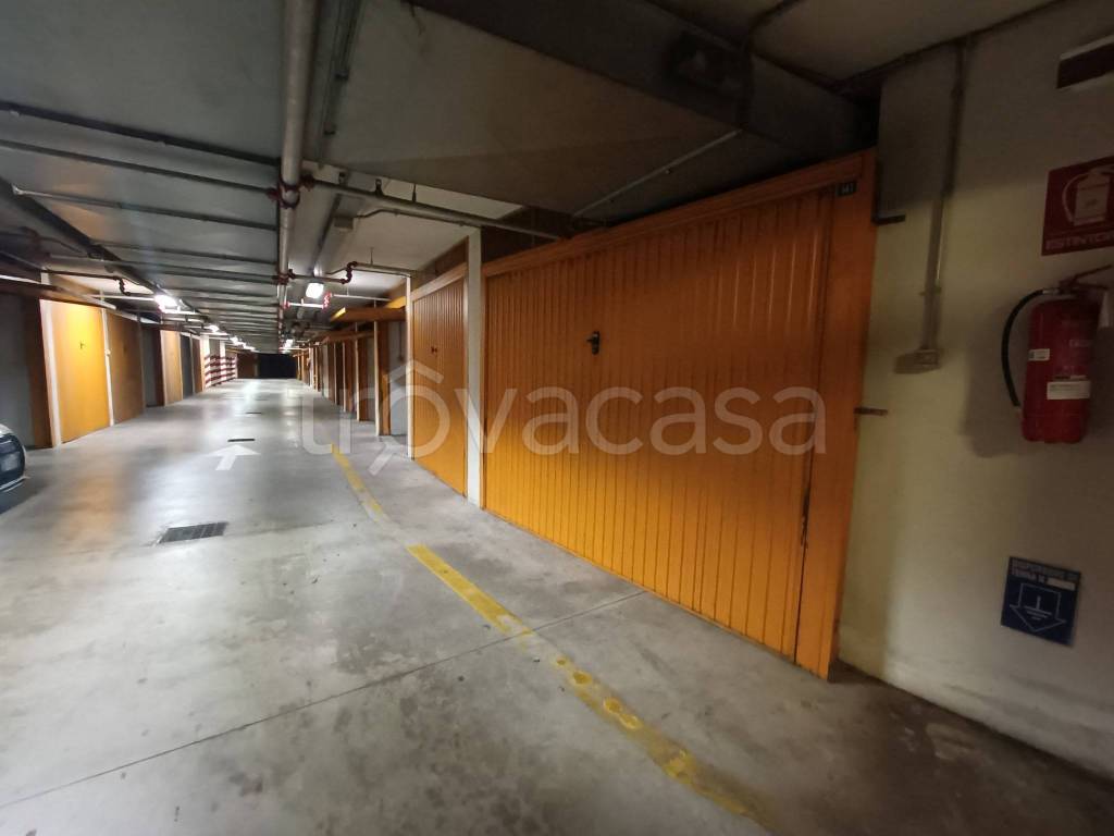 Garage in vendita a Bassano del Grappa piazzale Trento
