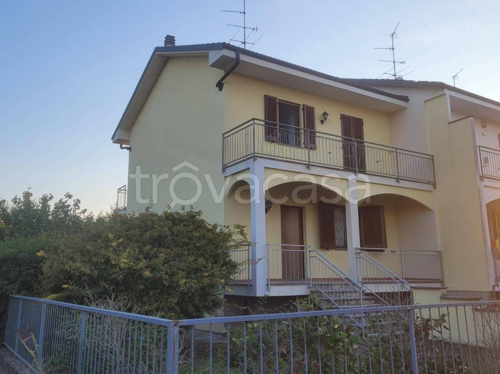 Villa a Schiera in in vendita da privato a Frassineto Po via Vittime di Marcinelle
