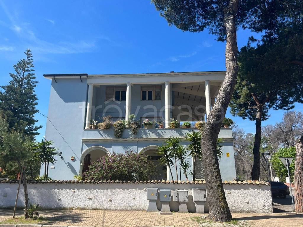 Villa in vendita a Pescara via Edoardo Scarfoglio