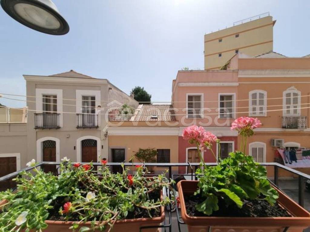 Casa Indipendente in vendita a Cagliari via San Giovanni